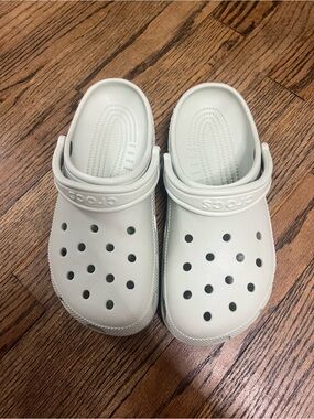 Women’s Light Green Crocs